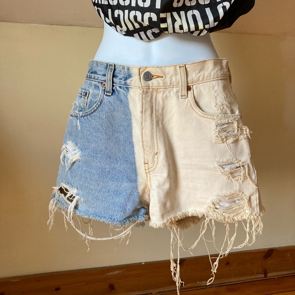 ❌SOLD❌Levi’s Vintage high waisted two tone shorts - Picture 1 of 7